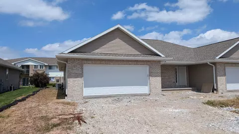 837 Killarny Trl #5, De Pere, WI 54115