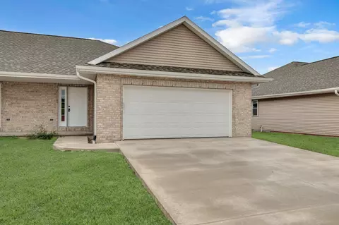 839 Killarny Trl #6, De Pere, WI 54115