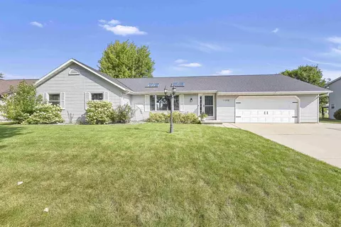 1198 Meadow View Ln, De Pere, WI 54115