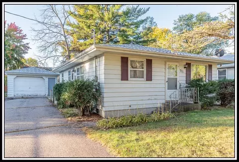 511 E Wisconsin St, Weyauwega, WI 54983
