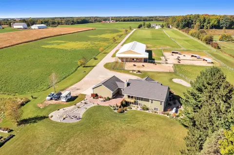 3372 Brookside Dr, Pulaski, WI 54162 photo 2