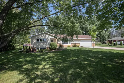 w6196 Everglade Road, Greenville, WI 54942