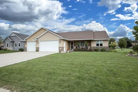 1460 W Westchester Ct, Appleton, WI 54914