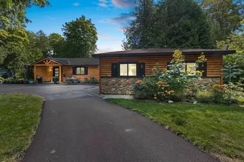 250 Clar Lin Dr, Algoma, WI 54201