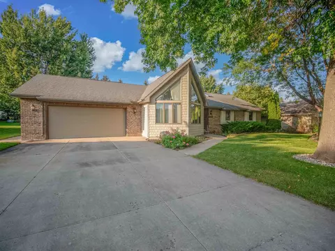 Exterior - n427 Maple Ridge Drive, Appleton, WI 54915 photo 6 of 9