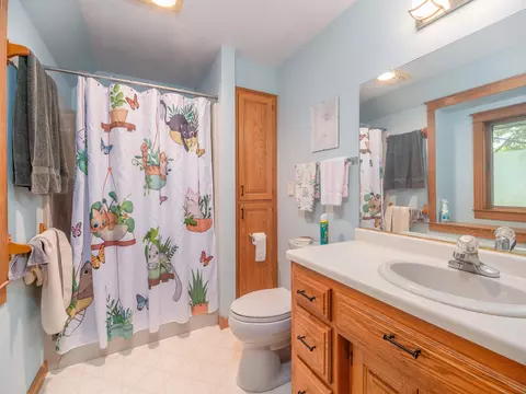 Bath - n427 Maple Ridge Drive, Appleton, WI 54915 photo 1 of 3
