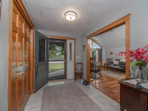 Entry Way - n427 Maple Ridge Drive, Appleton, WI 54915 photo 1 of 2