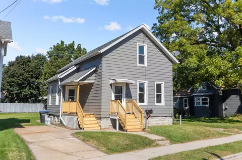 9 Eveline St, Oshkosh, WI 54901