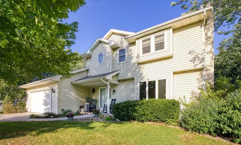 1930 Emily Anne Dr, Oshkosh, WI 54904