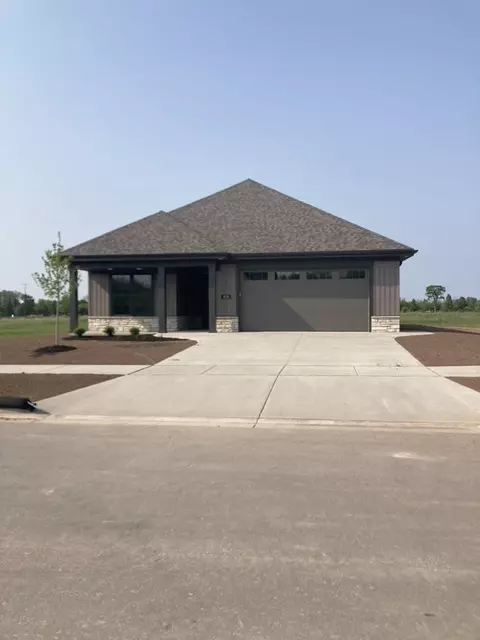 1630 N Honeysuckle Cir, De Pere, WI 54115