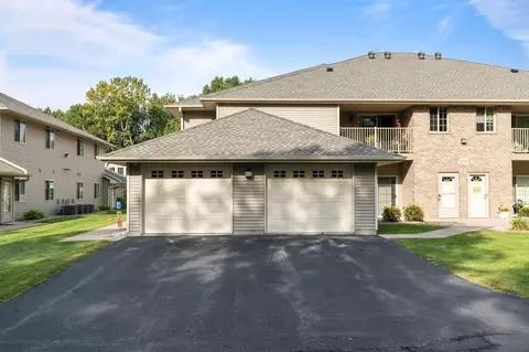 4725 N Newcastle Ln #A, Appleton, WI 54913