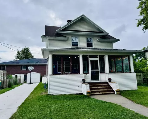 609 S Clay St, Green Bay, WI 54301