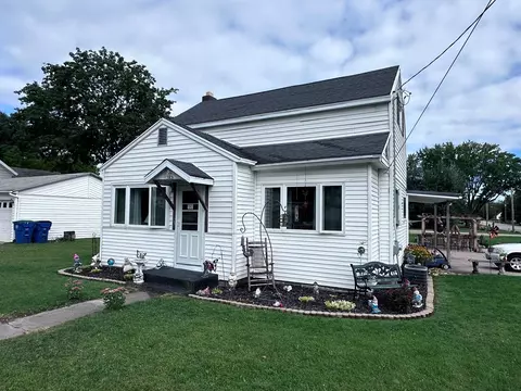 121 E Madison St, Clintonville, WI 54929