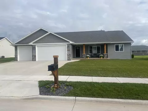 1910 White Dove Ln, Kaukauna, WI 54130