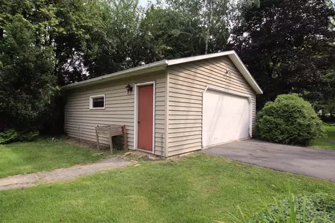 431 Eureka St, Ripon, WI 54971 photo 2