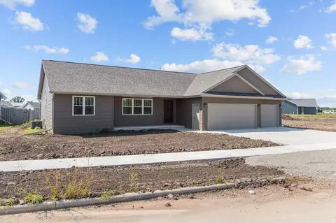 499 Pauls Pl, Oshkosh, WI 54904
