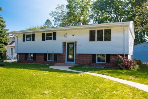 1620 S Seminole Rd, Appleton, WI 54914