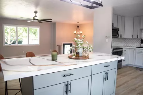 Kitchen - 1620 S Seminole Rd, Appleton, WI 54914 photo 2 of 3