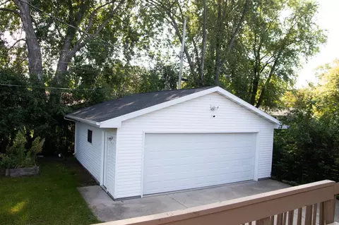Exterior - 1620 S Seminole Rd, Appleton, WI 54914 photo 3 of 5