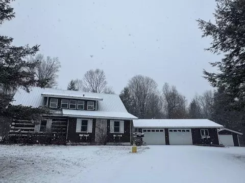 w2430 Simmons Road, White Lake, WI 54491