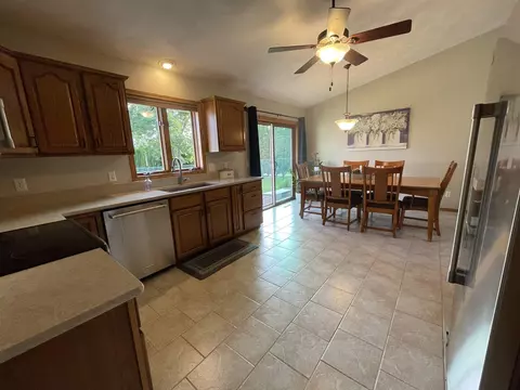 1701 E Orchard Blossom Dr, Appleton, WI 54915 photo 4