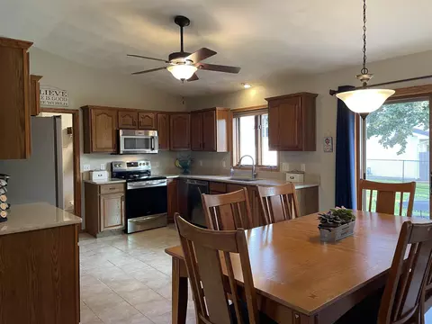 1701 E Orchard Blossom Dr, Appleton, WI 54915 photo 3