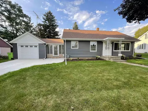 2306 Illinois Ave, New Holstein, WI 53061