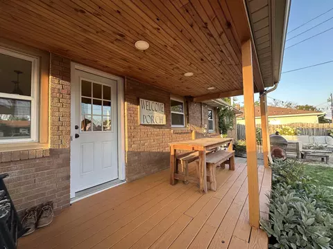 Exterior - 907 W Roberts Ave, Appleton, WI 54914 photo 6 of 9