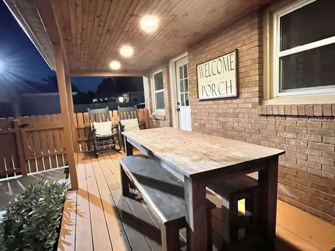 Exterior - 907 W Roberts Ave, Appleton, WI 54914 photo 3 of 9