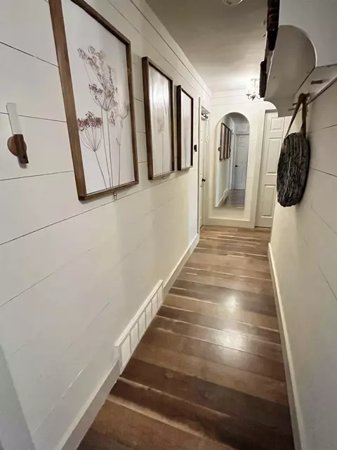 Entry Way - 907 W Roberts Ave, Appleton, WI 54914 photo 1 of 1