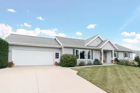 1228 Wedgewood Ln, Fond Du Lac, WI 54935