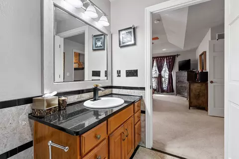 Bath - 4731 Westbrook Ct, Appleton, WI 54913 photo 4 of 10
