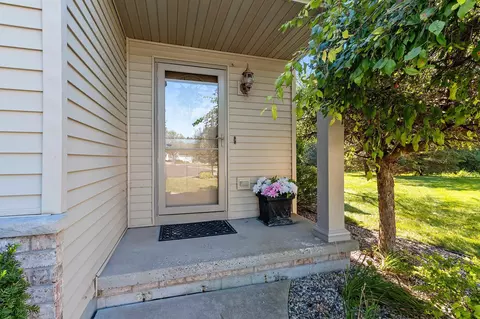 Exterior - 4731 Westbrook Ct, Appleton, WI 54913 photo 10 of 10
