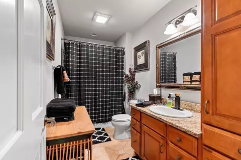 Bath - 4731 Westbrook Ct, Appleton, WI 54913 photo 1 of 10
