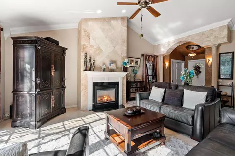 Living - 4731 Westbrook Ct, Appleton, WI 54913 photo 2 of 6