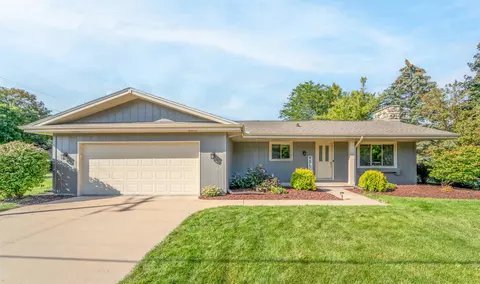 3420 Crestview Dr, Appleton, WI 54915