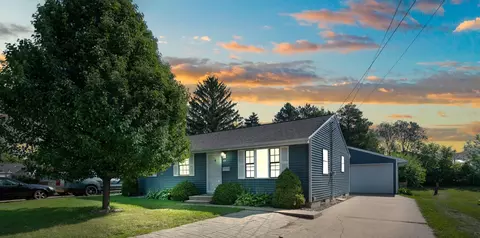621 S 6th St, De Pere, WI 54115