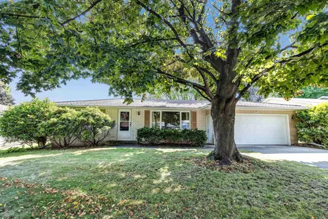 1035 Cameron St, Green Bay, WI 54304