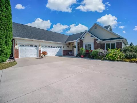 764 Mary Lee Dr, Fond Du Lac, WI 54935