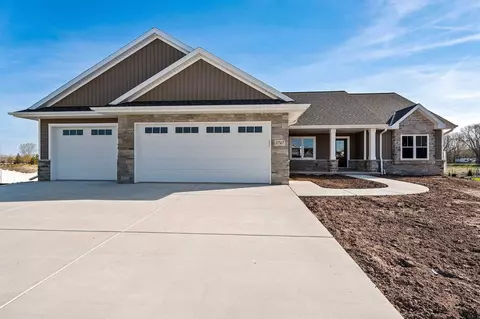 3747 Lyla May Ct, De Pere, WI 54115