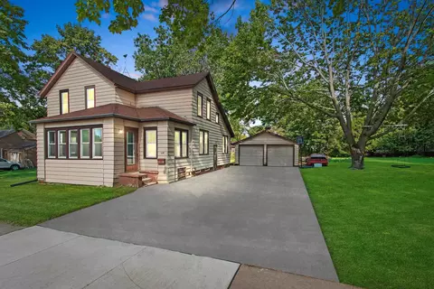 326 S Franklin St, Oconto Falls, WI 54154