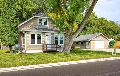 4524 Anston Rd, Green Bay, WI 54313