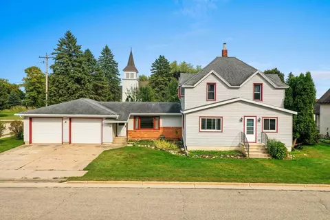 206 Solomon St, Lena, WI 54139