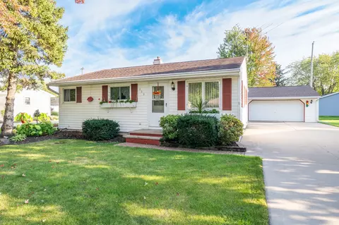 359 Mark Ct, Neenah, WI 54956