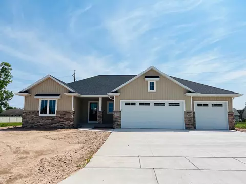 3066 Gilbert Dr, Green Bay, WI 54311