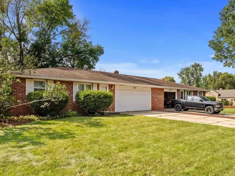 2490 Heather Rd, Green Bay, WI 54301