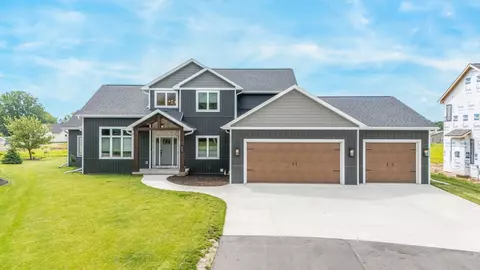 403 Jerelyn Ct, Combined Locks, WI 54113