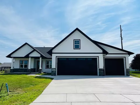 3056 Gilbert Dr, Green Bay, WI 54311