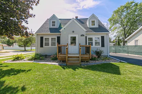 325 E Harding Dr, Appleton, WI 54915