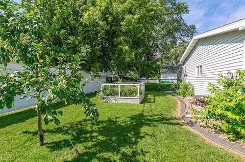 325 E Harding Dr, Appleton, WI 54915 photo 17